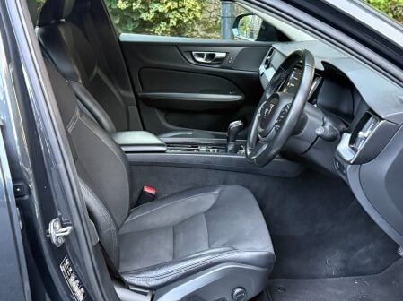 Volvo V60 D4 MOMENTUM 26