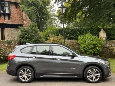 BMW 3 Series 320D M SPORT 8