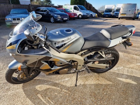 Kawasaki ZX-6R ZX 600-G2 12,000 Miles 2