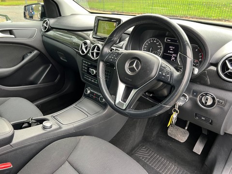 Mercedes-Benz B Class B180 BLUEEFFICIENCY SE 22