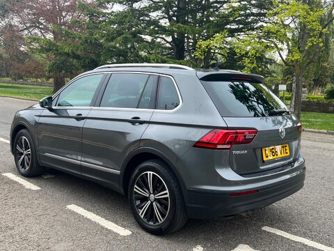 Volkswagen Tiguan SE NAVIGATION TDI 6