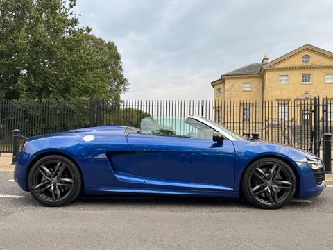 Audi R8 SPYDER V10 QUATTRO 11