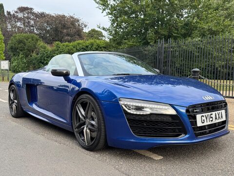 Audi R8 SPYDER V10 QUATTRO 1