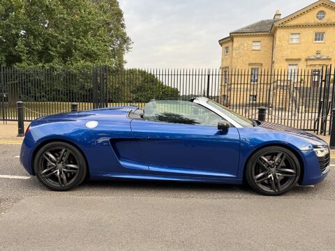 Audi R8 SPYDER V10 QUATTRO 12
