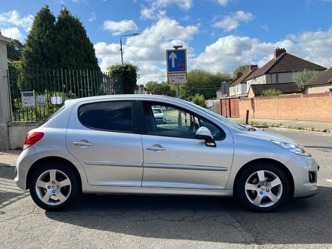 Peugeot 207 SPORT 8