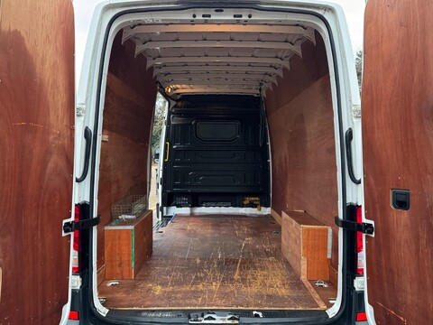 Volkswagen Crafter CR35 TDI L H/R P/V STARTLINE 16