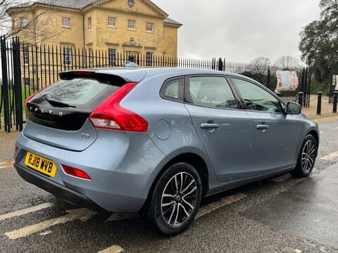 Volvo V40 T2 MOMENTUM NAV PLUS 7