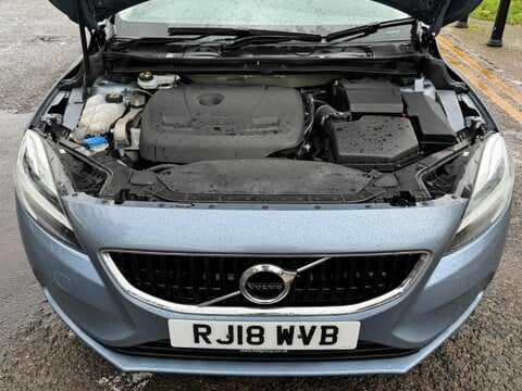 Volvo V40 T2 MOMENTUM NAV PLUS 29