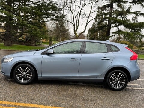 Volvo V40 T2 MOMENTUM NAV PLUS 4