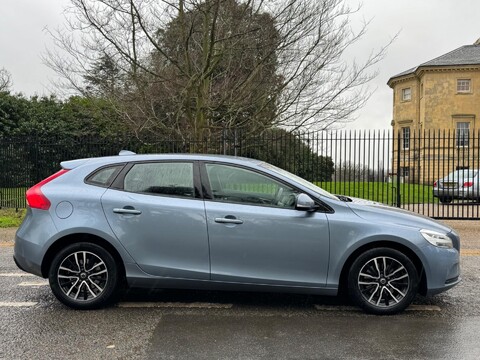 Volvo V40 T2 MOMENTUM NAV PLUS 8