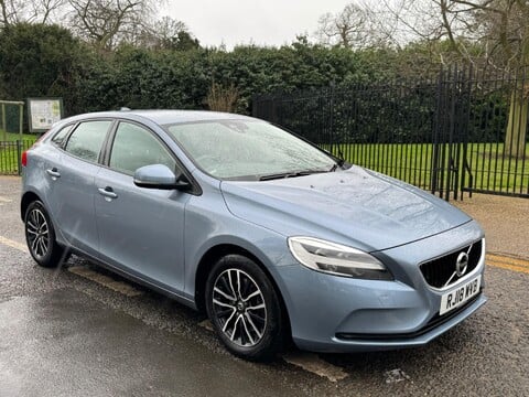 Volvo V40 T2 MOMENTUM NAV PLUS 1