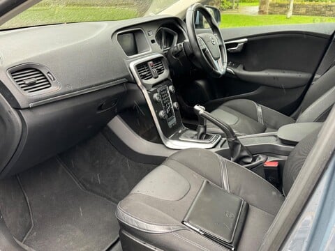 Volvo V40 T2 MOMENTUM NAV PLUS 13