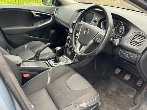 Volvo V40 T2 MOMENTUM NAV PLUS 18