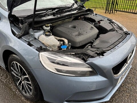 Volvo V40 T2 MOMENTUM NAV PLUS 28