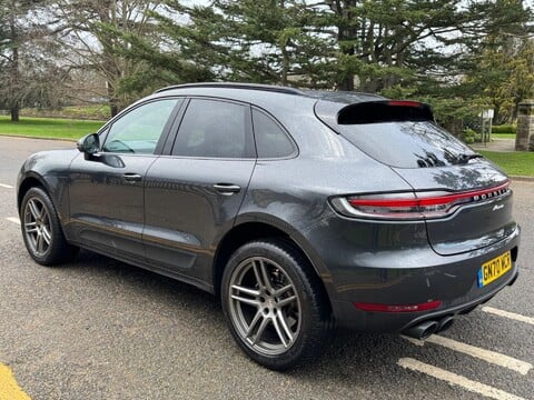 Porsche Macan PDK 4