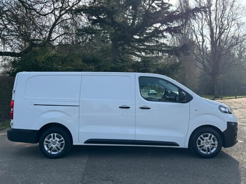 Vauxhall Vivaro L2H1 2900 DYNAMIC S/S 8