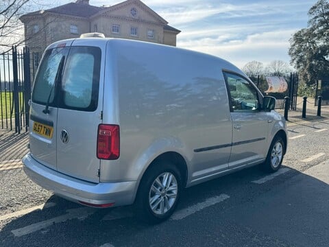 Volkswagen Caddy C20 TDI HIGHLINE 8