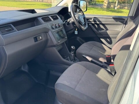 Volkswagen Caddy C20 TDI HIGHLINE 13