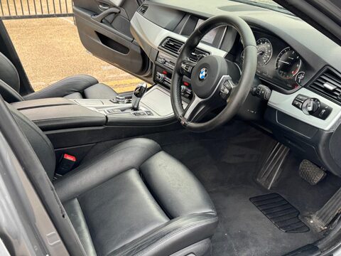 BMW 5 Series 520D M SPORT TOURING 19
