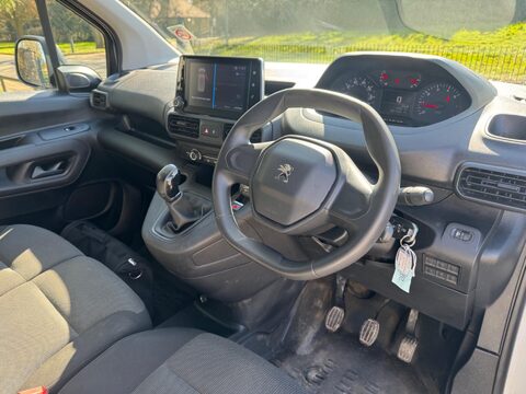 Peugeot Partner BLUEHDI PROFESSIONAL L1 19