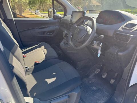 Peugeot Partner BLUEHDI PROFESSIONAL L1 17