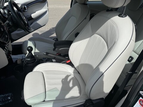 Mini Hatch COOPER S 17