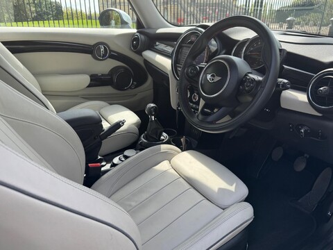 Mini Hatch COOPER S 20