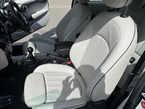 Mini Hatch COOPER S 17