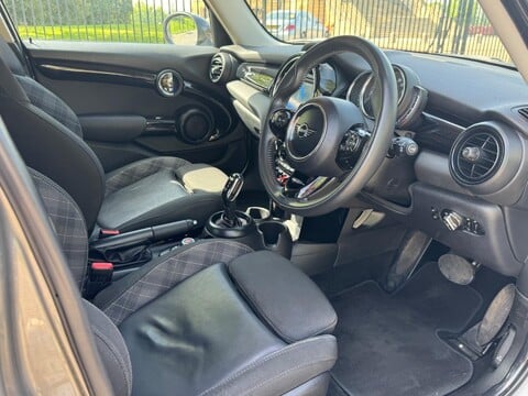 Mini Hatch COOPER S 21