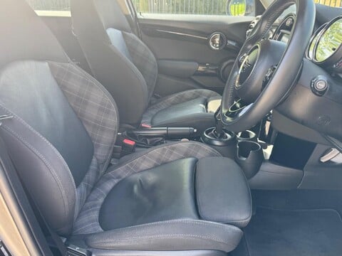 Mini Hatch COOPER S 22