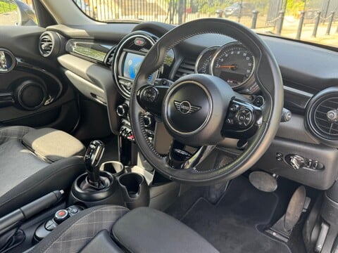 Mini Hatch COOPER S 23