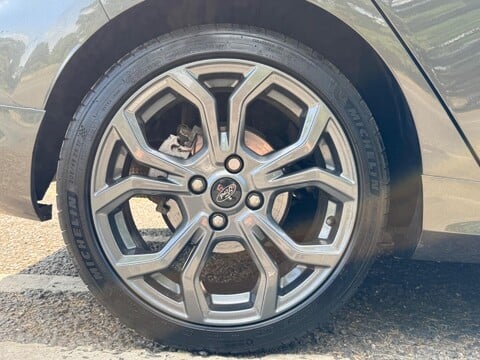 Ford Fiesta ST-LINE 9