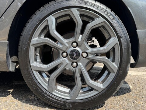 Ford Fiesta ST-LINE 10