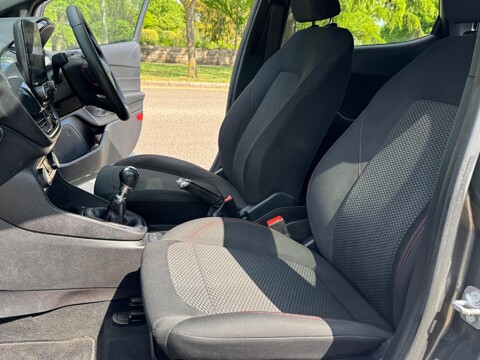 Ford Fiesta ST-LINE 14