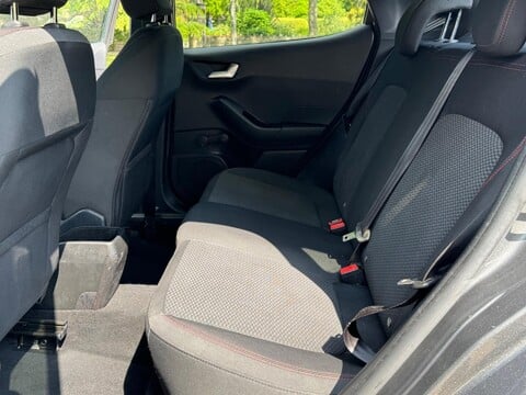 Ford Fiesta ST-LINE 15