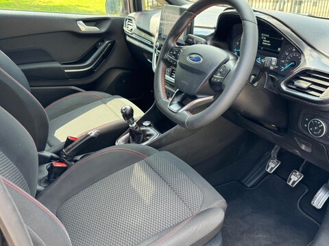 Ford Fiesta ST-LINE 17