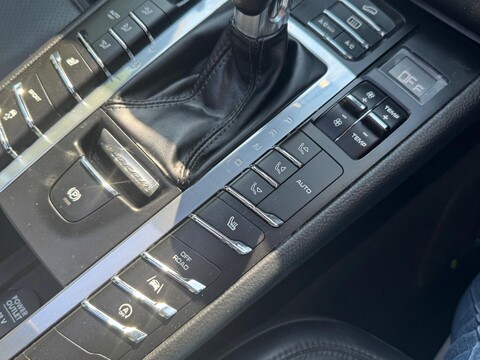 Porsche Macan D S PDK 32