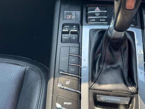 Porsche Macan D S PDK 34