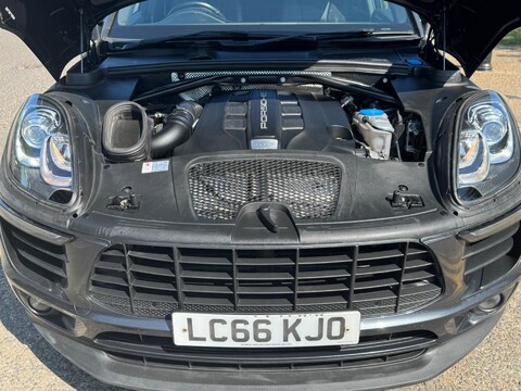 Porsche Macan D S PDK 40