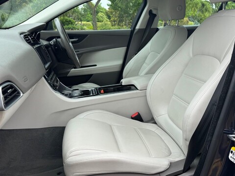 Jaguar XE GTDI PRESTIGE 14
