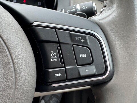 Jaguar XE GTDI PRESTIGE 24