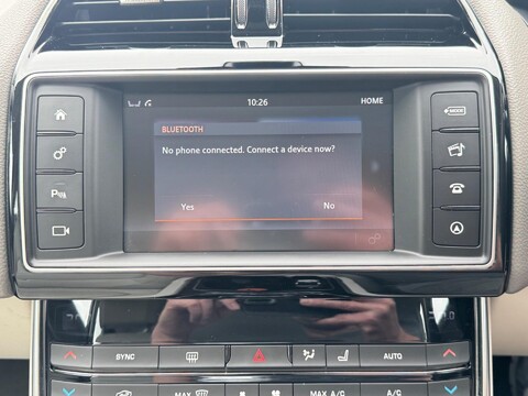 Jaguar XE GTDI PRESTIGE 27