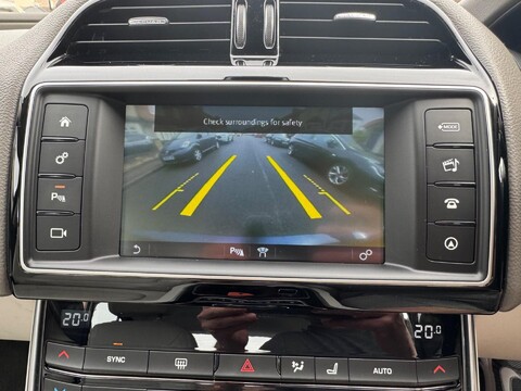 Jaguar XE GTDI PRESTIGE 31