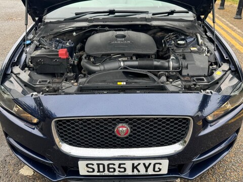 Jaguar XE GTDI PRESTIGE 32