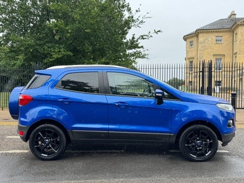 Ford Ecosport TITANIUM 8