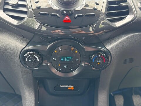 Ford Ecosport TITANIUM 24