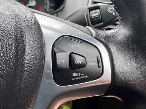Ford Ecosport TITANIUM 27