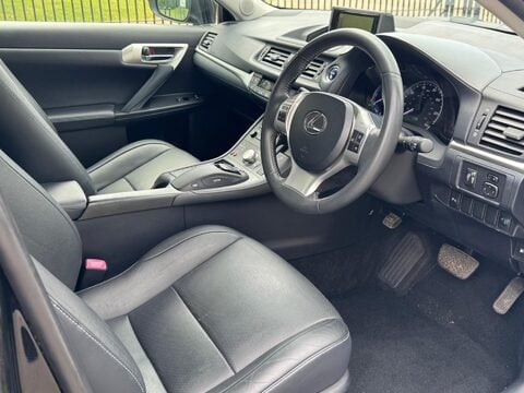 Lexus CT 200H SE-L 19