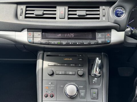 Lexus CT 200H SE-L 26