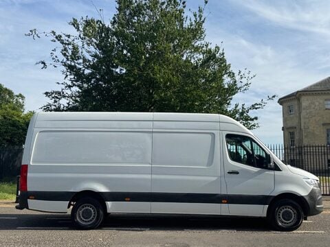 Mercedes-Benz Sprinter 315 CDI PROGRESSIVE 8